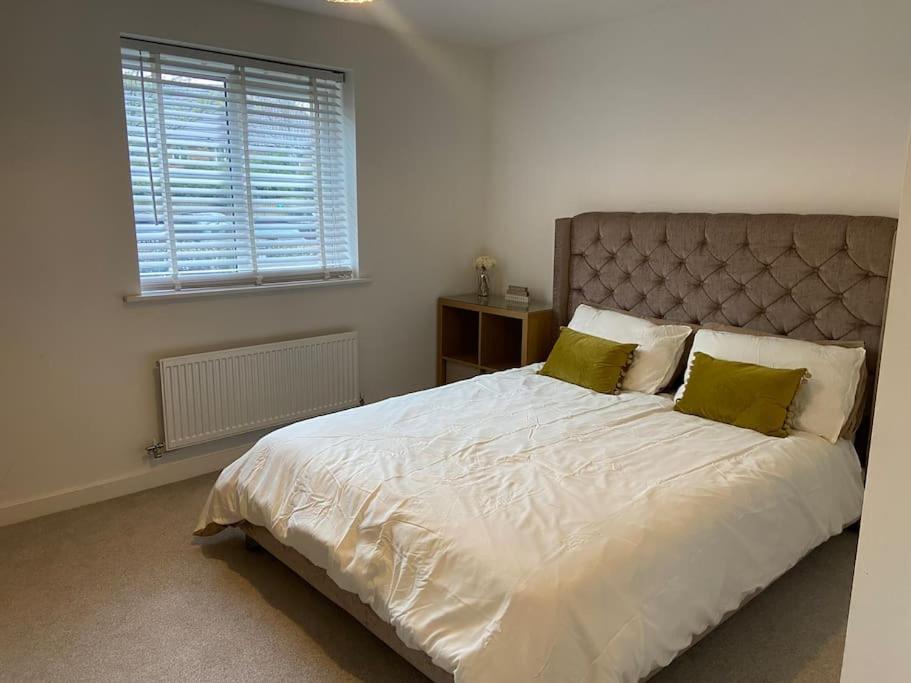 2 Bedroom Private Spacious Apartment In West Midlands 버밍엄 외부 사진