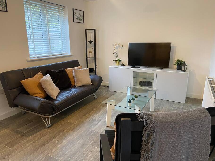 2 Bedroom Private Spacious Apartment In West Midlands 버밍엄 외부 사진